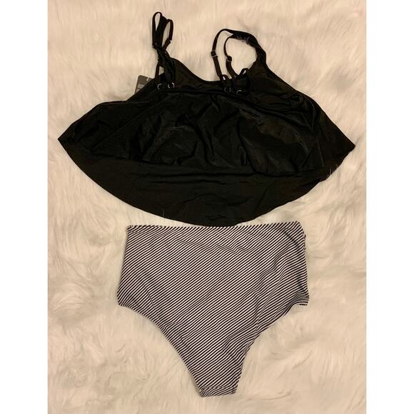 Women's Ruffled Flounce Top Two Piece Swimsuit - Size Medium - Picture 5 of 5